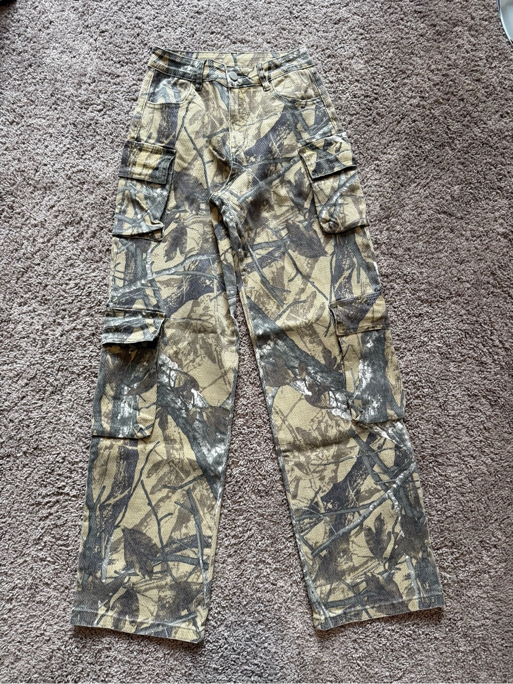 Fashion Nova Brown & Tan Camo Cargo Straight-Leg Pants